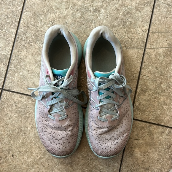 Women’s Workout shoes - Picture 2 of 3